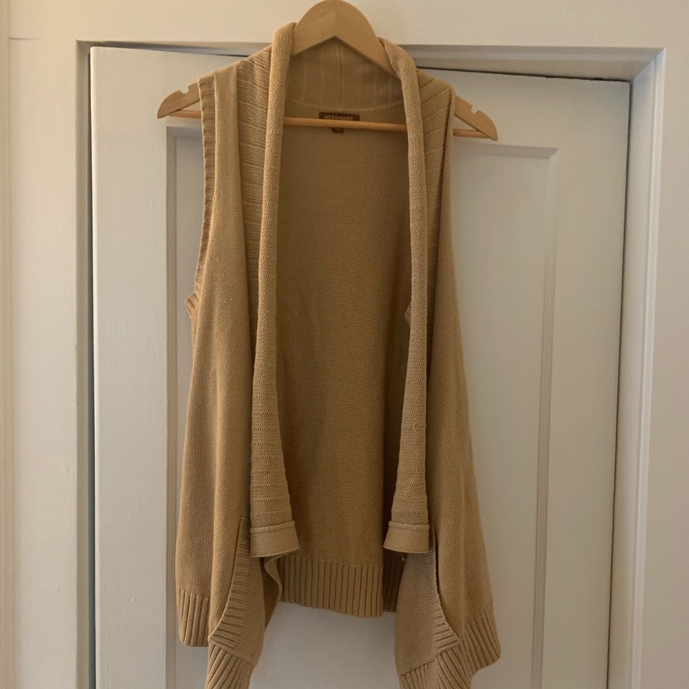 Sweater vest